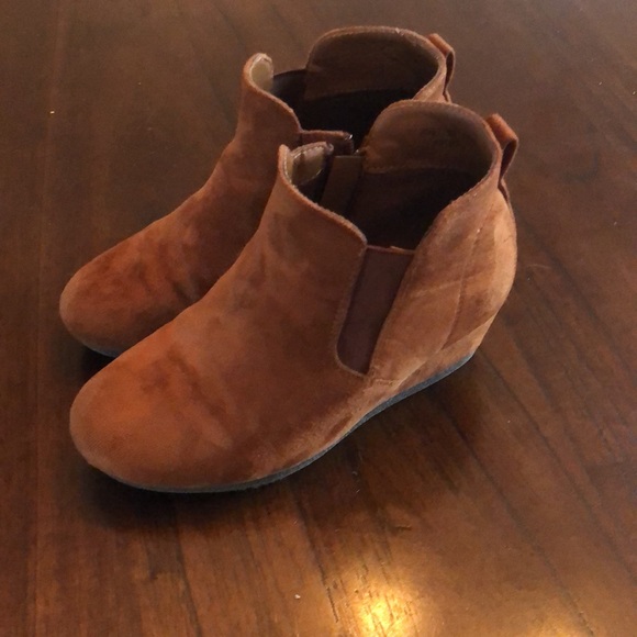 Girls brown short booties - Picture 2 of 3